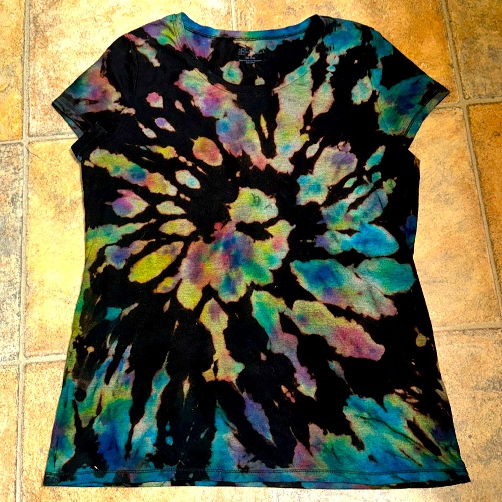 NWOT  REVERSE TIE DYE  XXL
